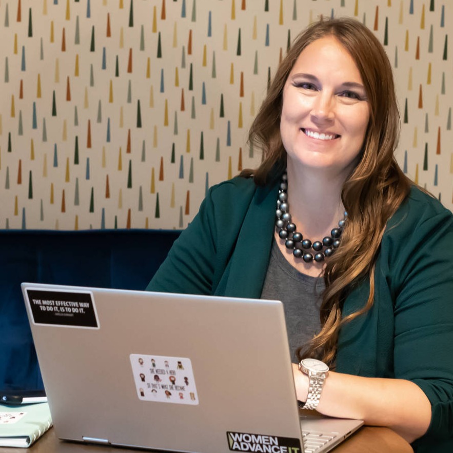 Stacy Eldridge Headshot